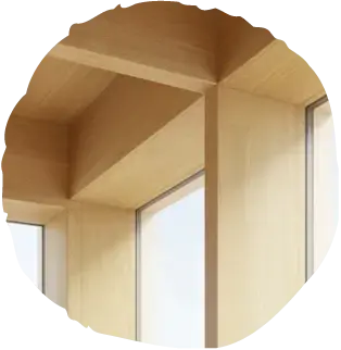 Detail precizního řemeslného napojení medových dubových ploch v kolekci Oakcent Honey, zdůrazňující hřejivé tóny a přirozenou strukturu masivního dřeva.